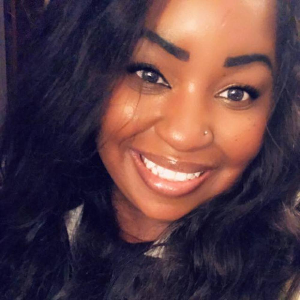 Meet your Posher, Monique